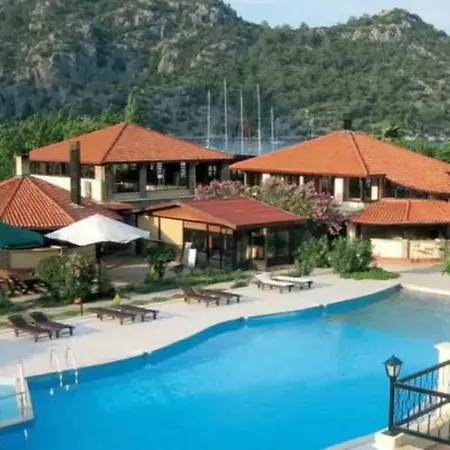 Ośrodek wypoczynkowy Alarga Sail Boutique & Yacht Club 4*